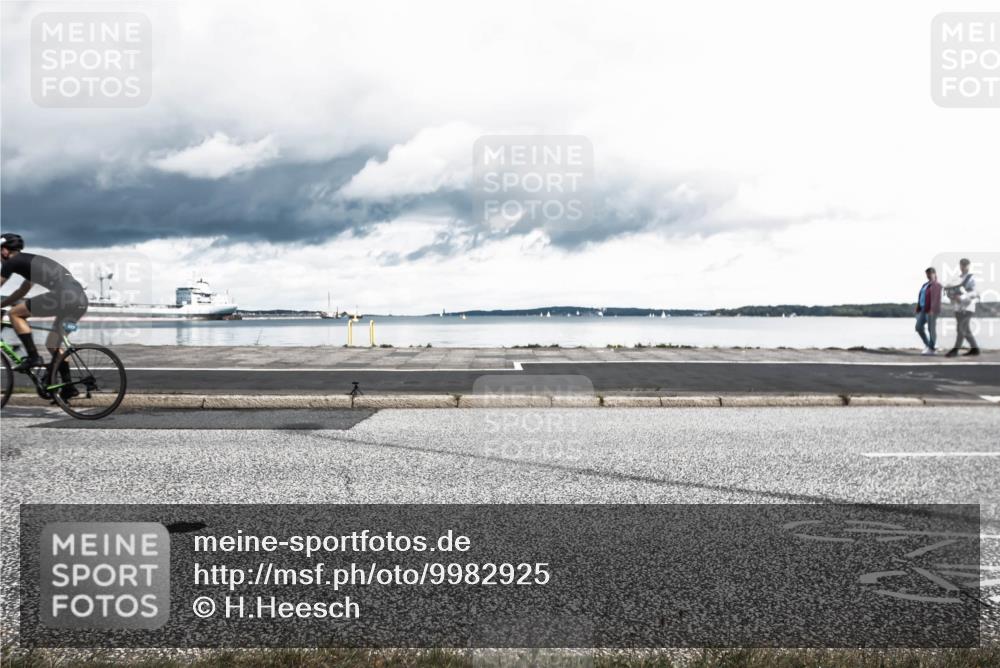 16.08.2026 - KN Förde Triathlon 2026 H.Heesch http://msf.ph/oto/9982925 16.08.2026 12:57:11 Radfahren 519, 523, 530, 543, 581, 603, 706, 721 meine-sportfotos.de