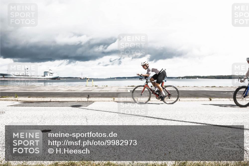 16.08.2026 - KN Förde Triathlon 2026 H.Heesch http://msf.ph/oto/9982973 16.08.2026 12:58:21 Radfahren 524, 551, 590, 594, 597, 607, 709, 743 meine-sportfotos.de
