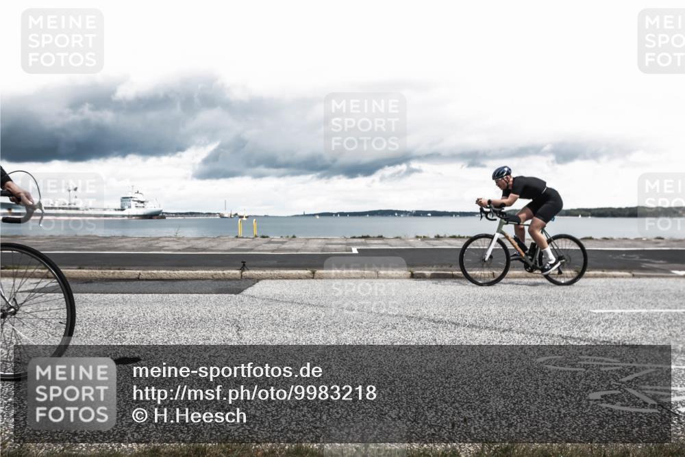 16.08.2026 - KN Förde Triathlon 2026 H.Heesch http://msf.ph/oto/9983218 16.08.2026 13:03:47 Radfahren 561, 580, 585, 726, 734, 739 meine-sportfotos.de