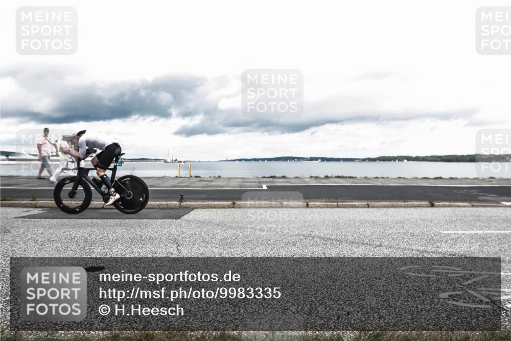 16.08.2026 - KN Förde Triathlon 2026 H.Heesch http://msf.ph/oto/9983335 16.08.2026 13:05:28 Radfahren 511, 566, 579 meine-sportfotos.de
