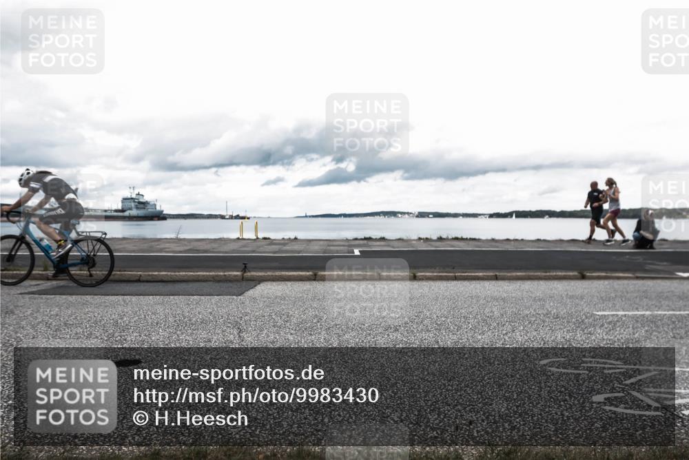 16.08.2026 - KN Förde Triathlon 2026 H.Heesch http://msf.ph/oto/9983430 16.08.2026 13:08:25 Radfahren 541, 584, 590, 607, 612, 722, 745 meine-sportfotos.de