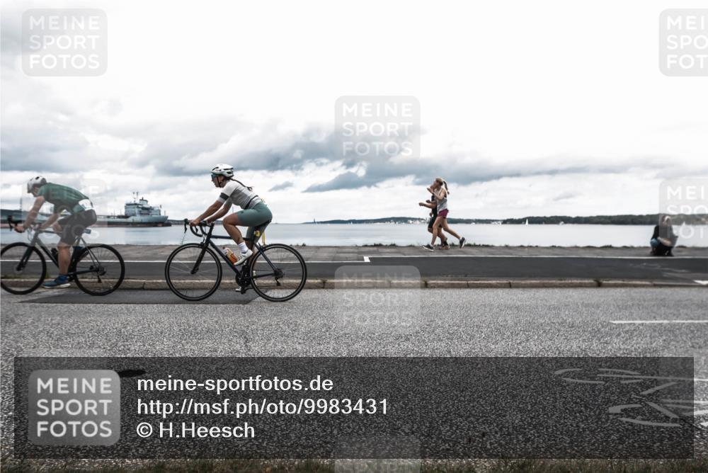 16.08.2026 - KN Förde Triathlon 2026 H.Heesch http://msf.ph/oto/9983431 16.08.2026 13:08:27 Radfahren 541, 584, 612 meine-sportfotos.de