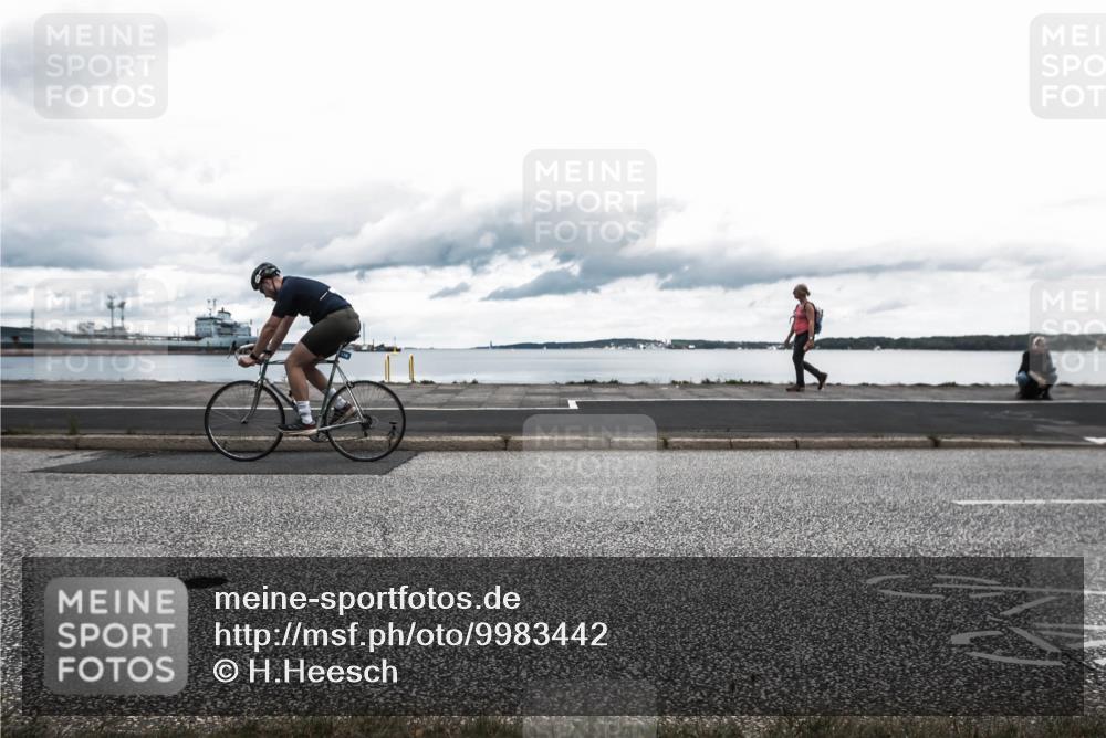 16.08.2026 - KN Förde Triathlon 2026 H.Heesch http://msf.ph/oto/9983442 16.08.2026 13:08:45 Radfahren 527, 586, 598 meine-sportfotos.de