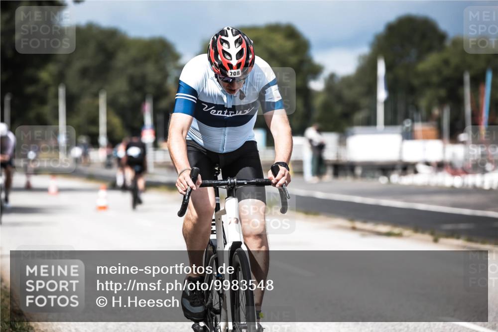 16.08.2026 - KN Förde Triathlon 2026 H.Heesch http://msf.ph/oto/9983548 16.08.2026 12:54:47 Radfahren 532, 566, 708 meine-sportfotos.de