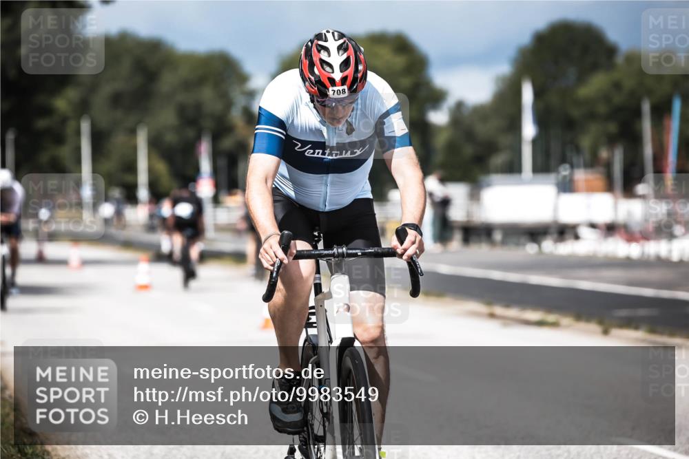 16.08.2026 - KN Förde Triathlon 2026 H.Heesch http://msf.ph/oto/9983549 16.08.2026 12:54:47 Radfahren 532, 566, 708 meine-sportfotos.de