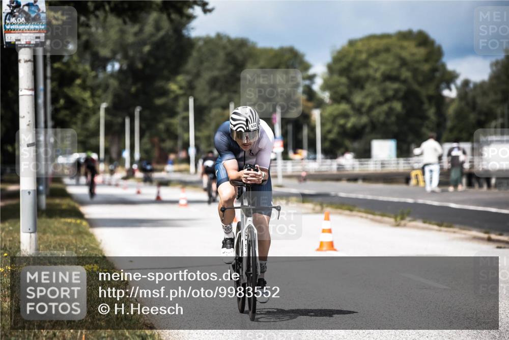 16.08.2026 - KN Förde Triathlon 2026 H.Heesch http://msf.ph/oto/9983552 16.08.2026 12:54:49 Radfahren 532, 566, 708 meine-sportfotos.de