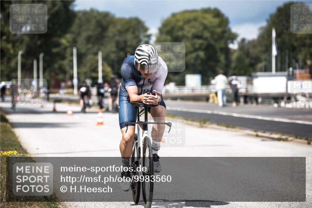 16.08.2026 - KN Förde Triathlon 2026 H.Heesch http://msf.ph/oto/9983560 16.08.2026 12:54:50 Radfahren 532, 566, 708 meine-sportfotos.de