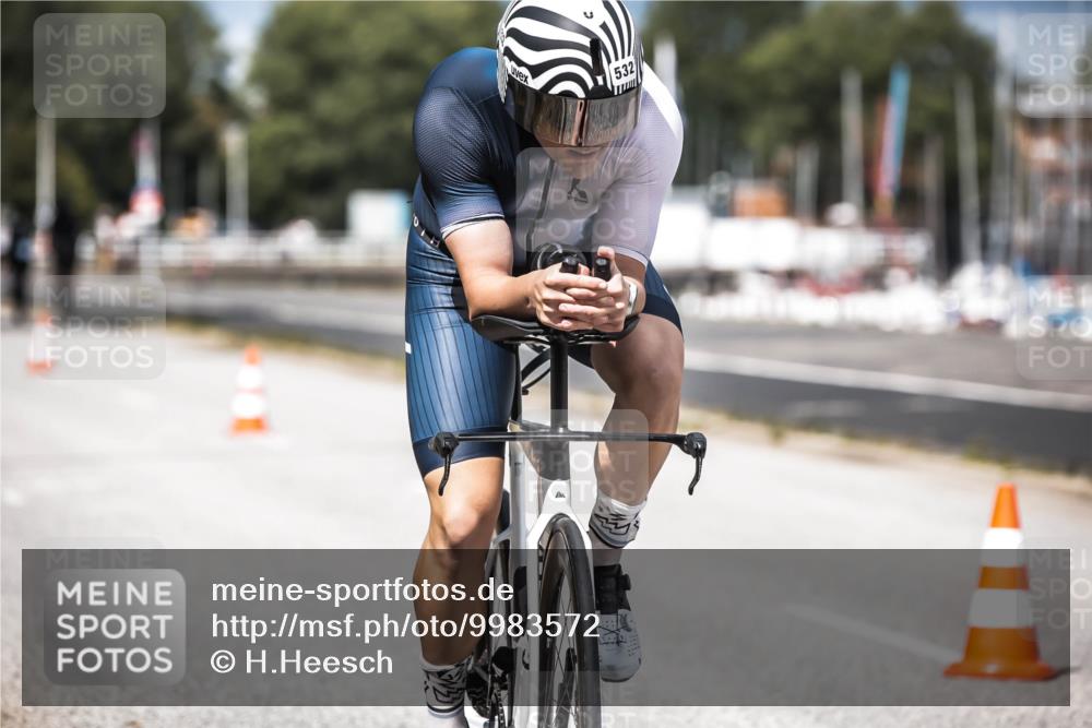 16.08.2026 - KN Förde Triathlon 2026 H.Heesch http://msf.ph/oto/9983572 16.08.2026 12:54:50 Radfahren 532, 566, 708 meine-sportfotos.de