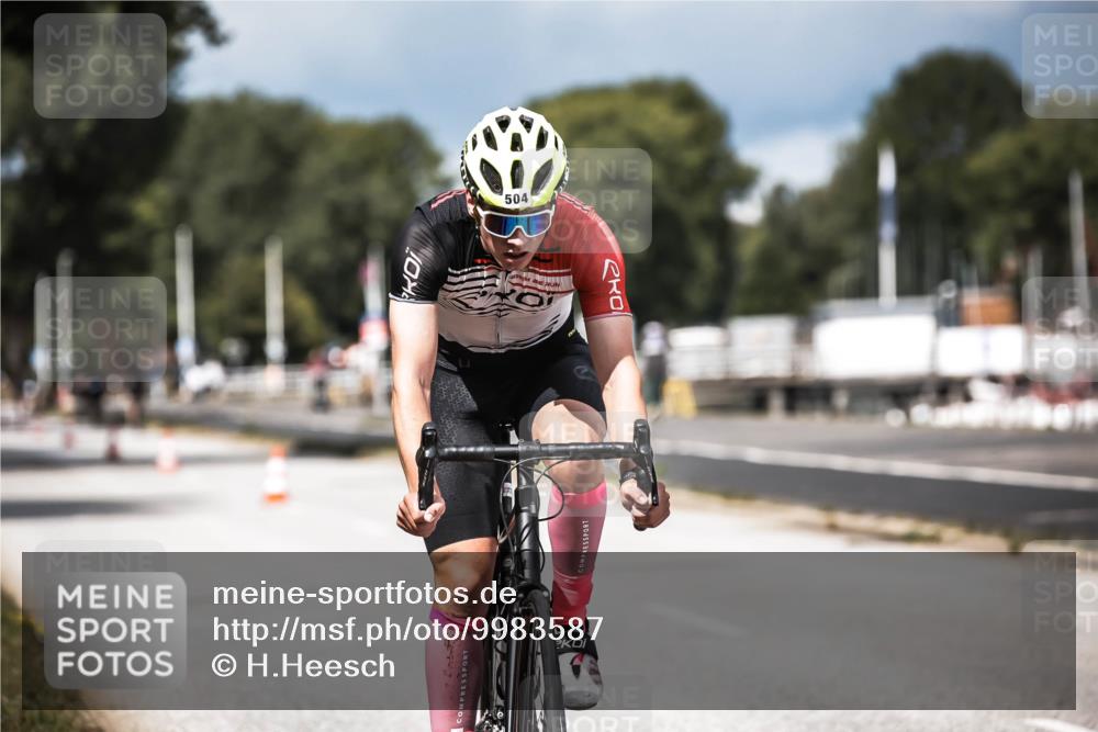16.08.2026 - KN Förde Triathlon 2026 H.Heesch http://msf.ph/oto/9983587 16.08.2026 12:54:57 Radfahren 504, 565, 721 meine-sportfotos.de