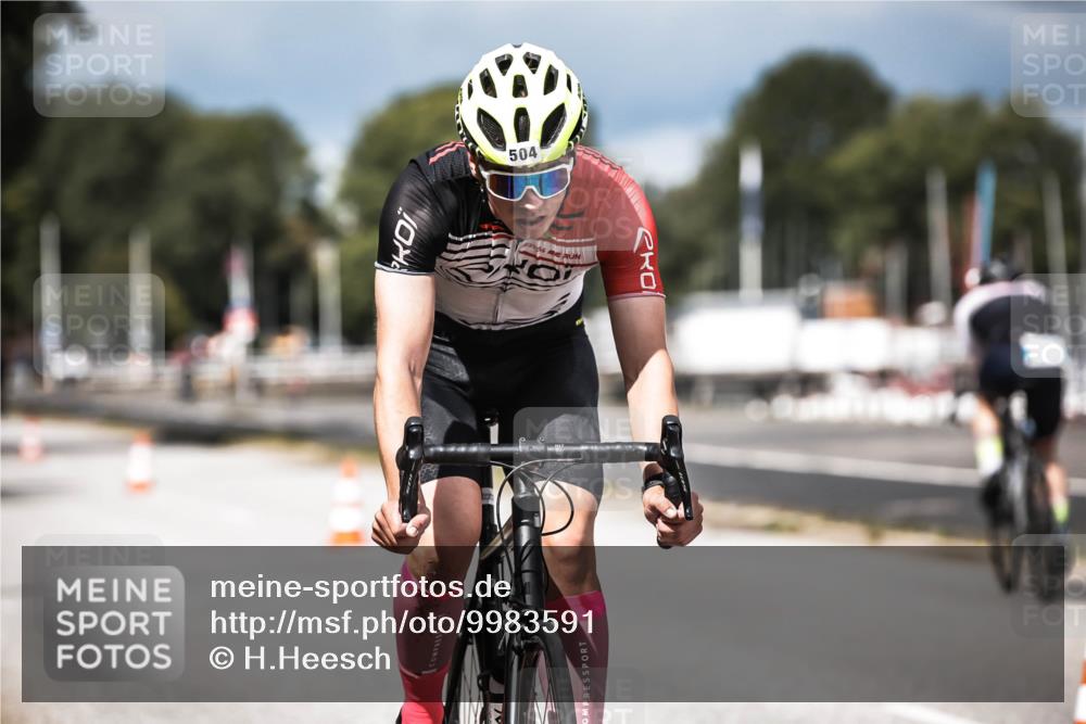 16.08.2026 - KN Förde Triathlon 2026 H.Heesch http://msf.ph/oto/9983591 16.08.2026 12:54:58 Radfahren 504, 565, 721 meine-sportfotos.de