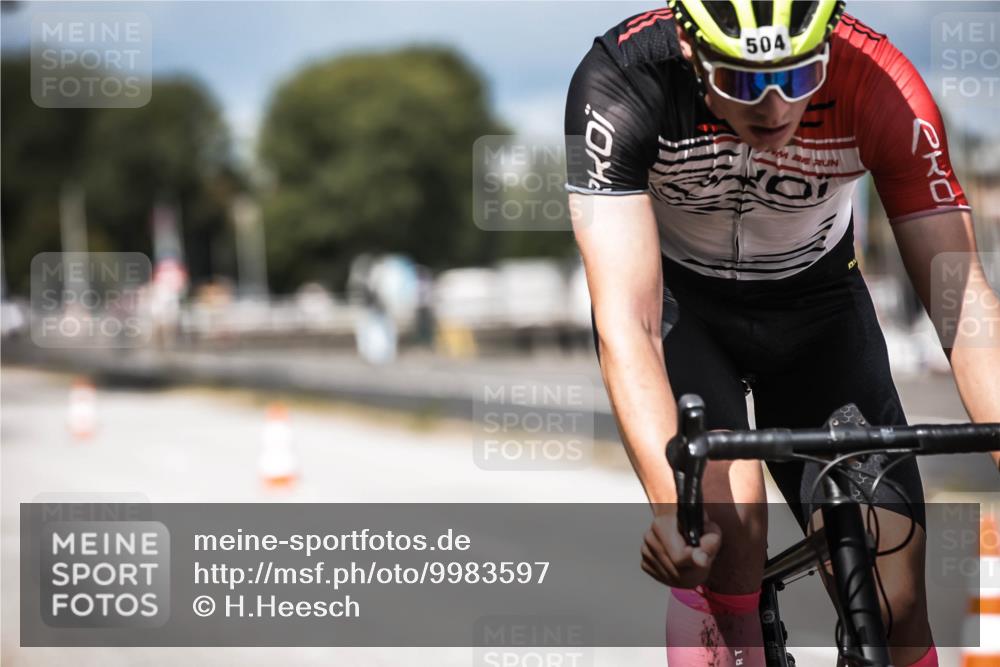 16.08.2026 - KN Förde Triathlon 2026 H.Heesch http://msf.ph/oto/9983597 16.08.2026 12:54:58 Radfahren 504, 565, 721 meine-sportfotos.de