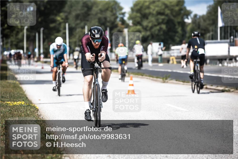 16.08.2026 - KN Förde Triathlon 2026 H.Heesch http://msf.ph/oto/9983631 16.08.2026 12:55:10 Radfahren 523, 705, 733 meine-sportfotos.de