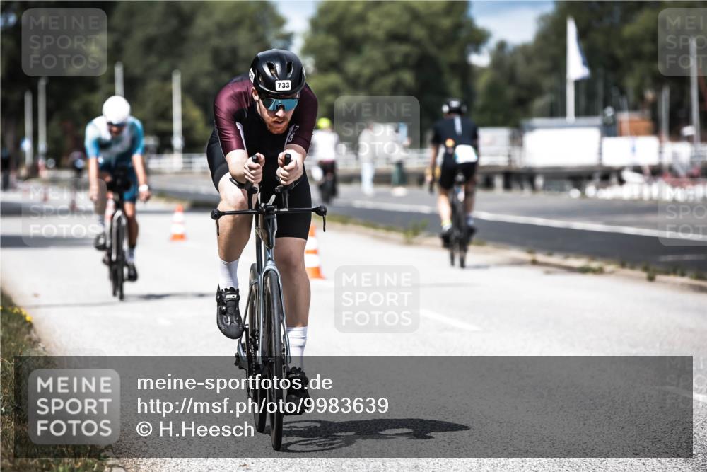 16.08.2026 - KN Förde Triathlon 2026 H.Heesch http://msf.ph/oto/9983639 16.08.2026 12:55:11 Radfahren 523, 705, 706, 733 meine-sportfotos.de