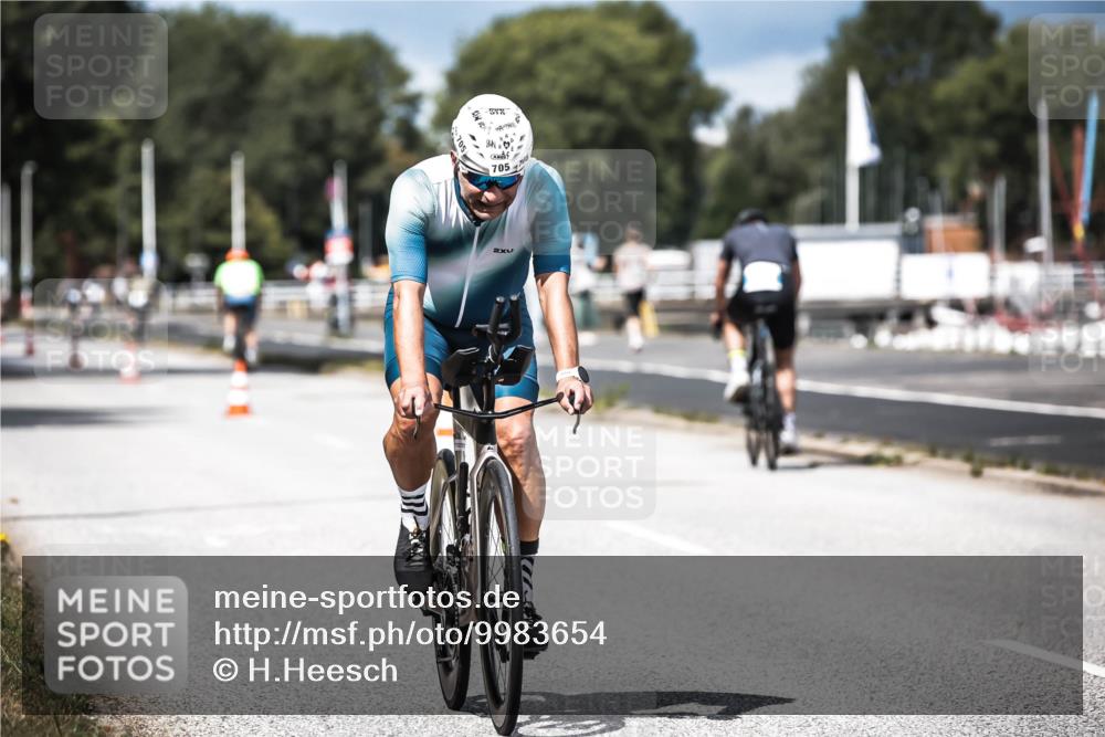 16.08.2026 - KN Förde Triathlon 2026 H.Heesch http://msf.ph/oto/9983654 16.08.2026 12:55:12 Radfahren 705, 706, 711, 733 meine-sportfotos.de