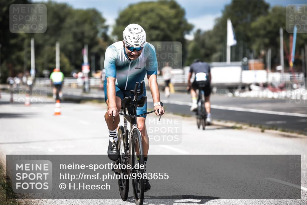 16.08.2026 - KN Förde Triathlon 2026 H.Heesch http://msf.ph/oto/9983655 16.08.2026 12:55:12 Radfahren 705, 706, 711, 733 meine-sportfotos.de