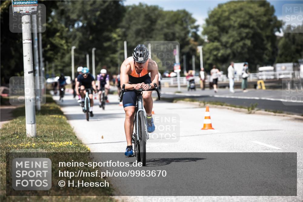 16.08.2026 - KN Förde Triathlon 2026 H.Heesch http://msf.ph/oto/9983670 16.08.2026 12:55:20 Radfahren 502, 514, 572, 587, 711 meine-sportfotos.de