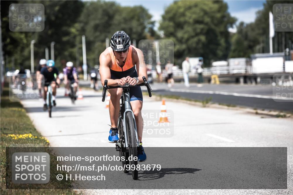 16.08.2026 - KN Förde Triathlon 2026 H.Heesch http://msf.ph/oto/9983679 16.08.2026 12:55:20 Radfahren 502, 514, 572, 587, 711 meine-sportfotos.de