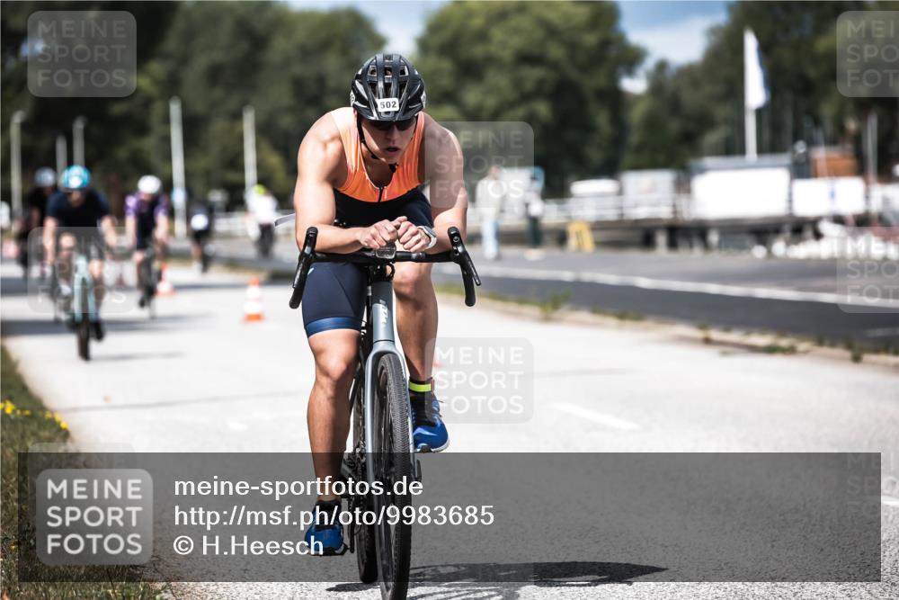 16.08.2026 - KN Förde Triathlon 2026 H.Heesch http://msf.ph/oto/9983685 16.08.2026 12:55:20 Radfahren 502, 514, 572, 587, 711 meine-sportfotos.de