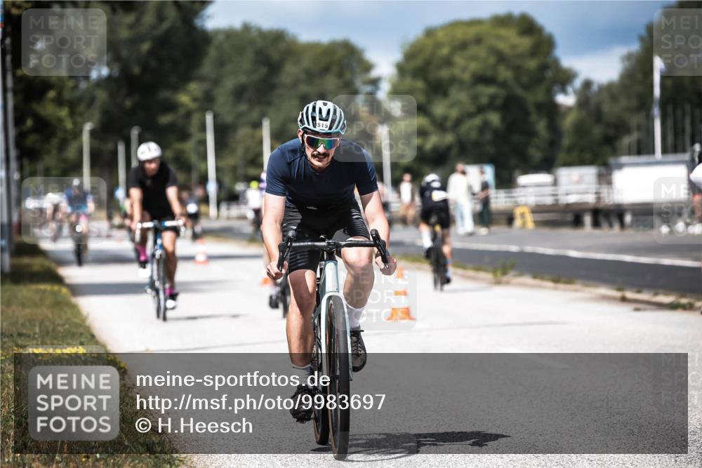 16.08.2026 - KN Förde Triathlon 2026 H.Heesch http://msf.ph/oto/9983697 16.08.2026 12:55:23 Radfahren 502, 546, 572, 587, 719 meine-sportfotos.de
