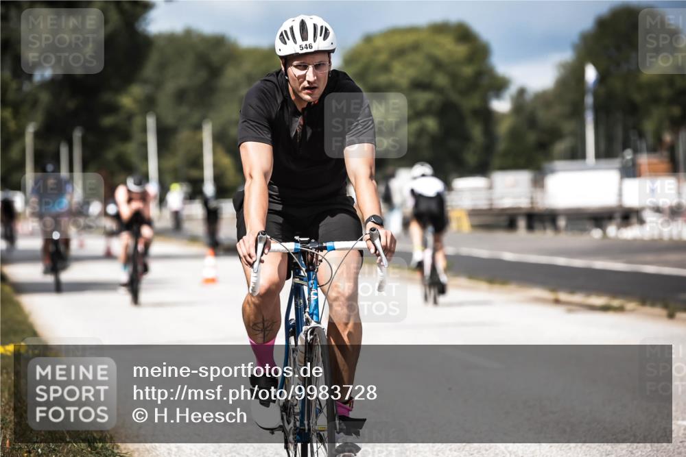 16.08.2026 - KN Förde Triathlon 2026 H.Heesch http://msf.ph/oto/9983728 16.08.2026 12:55:26 Radfahren 546, 572, 580, 587, 719, 720 meine-sportfotos.de