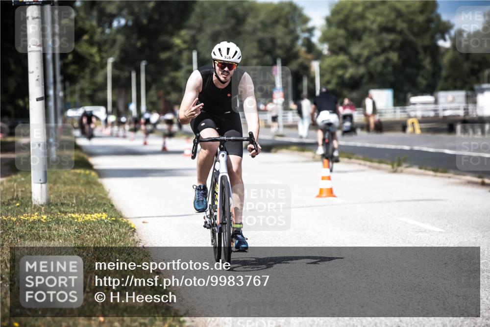 16.08.2026 - KN Förde Triathlon 2026 H.Heesch http://msf.ph/oto/9983767 16.08.2026 12:55:35 Radfahren 526, 535 meine-sportfotos.de