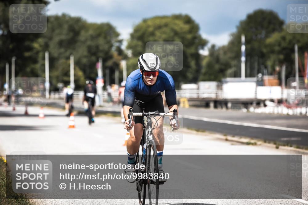 16.08.2026 - KN Förde Triathlon 2026 H.Heesch http://msf.ph/oto/9983840 16.08.2026 12:55:53 Radfahren 517, 542, 562, 569, 724, 727, 740 meine-sportfotos.de