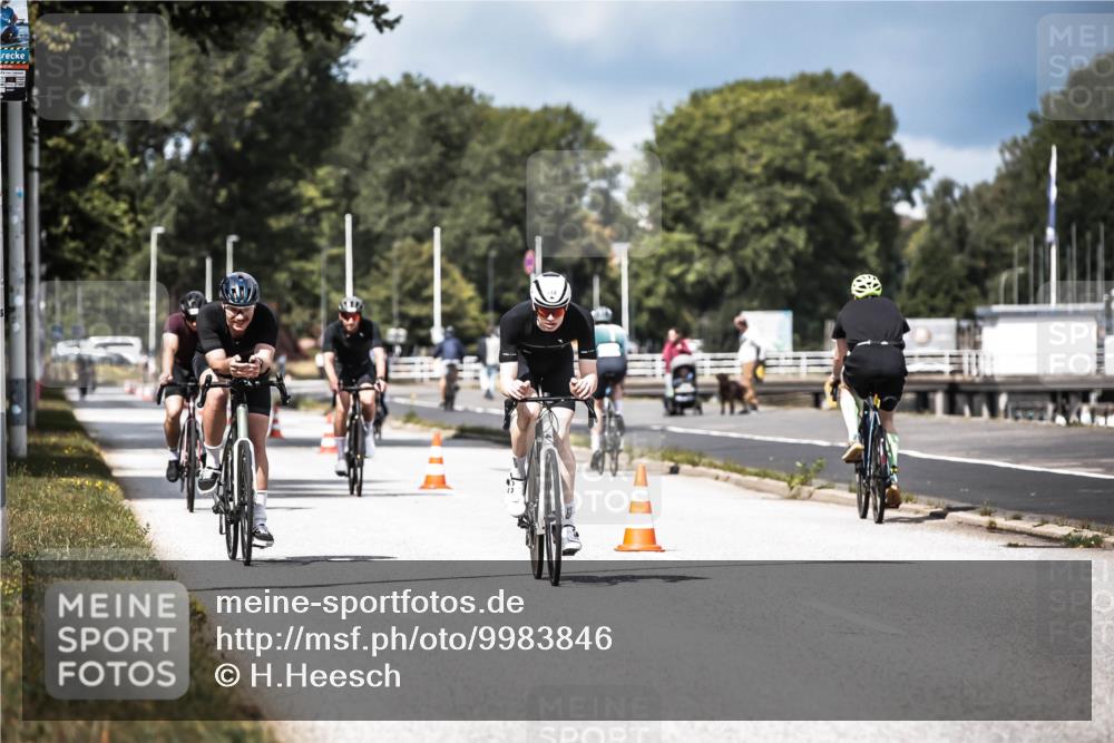 16.08.2026 - KN Förde Triathlon 2026 H.Heesch http://msf.ph/oto/9983846 16.08.2026 12:56:09 Radfahren 512, 567, 573, 585, 714 meine-sportfotos.de