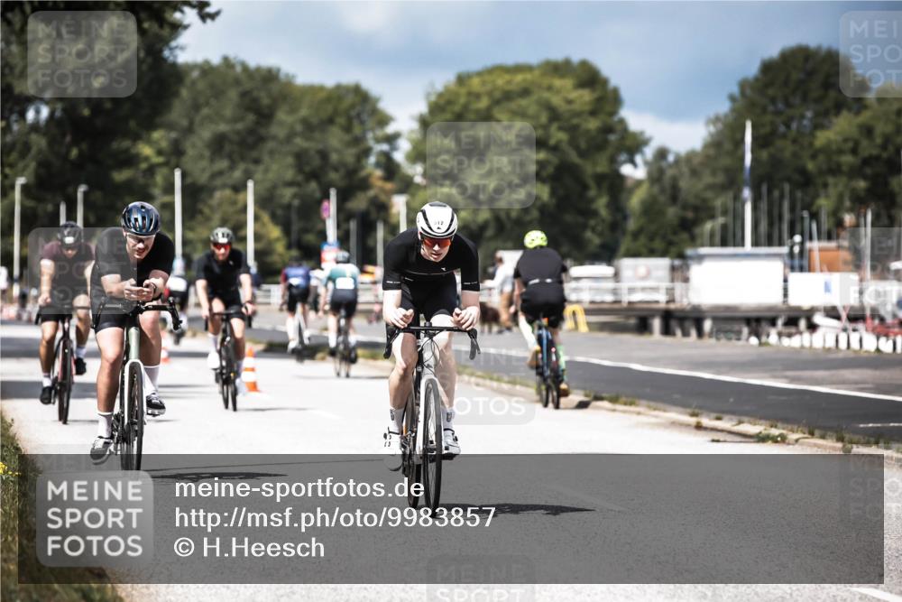 16.08.2026 - KN Förde Triathlon 2026 H.Heesch http://msf.ph/oto/9983857 16.08.2026 12:56:10 Radfahren 512, 567, 573, 585 meine-sportfotos.de