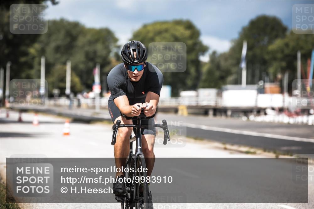16.08.2026 - KN Förde Triathlon 2026 H.Heesch http://msf.ph/oto/9983910 16.08.2026 12:56:29 Radfahren 508, 528, 540, 571, 584, 611, 715 meine-sportfotos.de