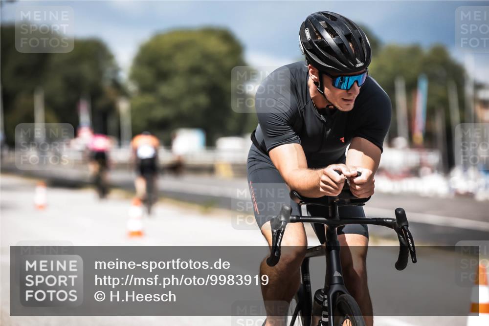 16.08.2026 - KN Förde Triathlon 2026 H.Heesch http://msf.ph/oto/9983919 16.08.2026 12:56:30 Radfahren 508, 528, 571, 584, 611, 715 meine-sportfotos.de