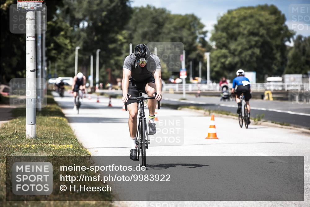 16.08.2026 - KN Förde Triathlon 2026 H.Heesch http://msf.ph/oto/9983922 16.08.2026 12:56:36 Radfahren 545, 725 meine-sportfotos.de