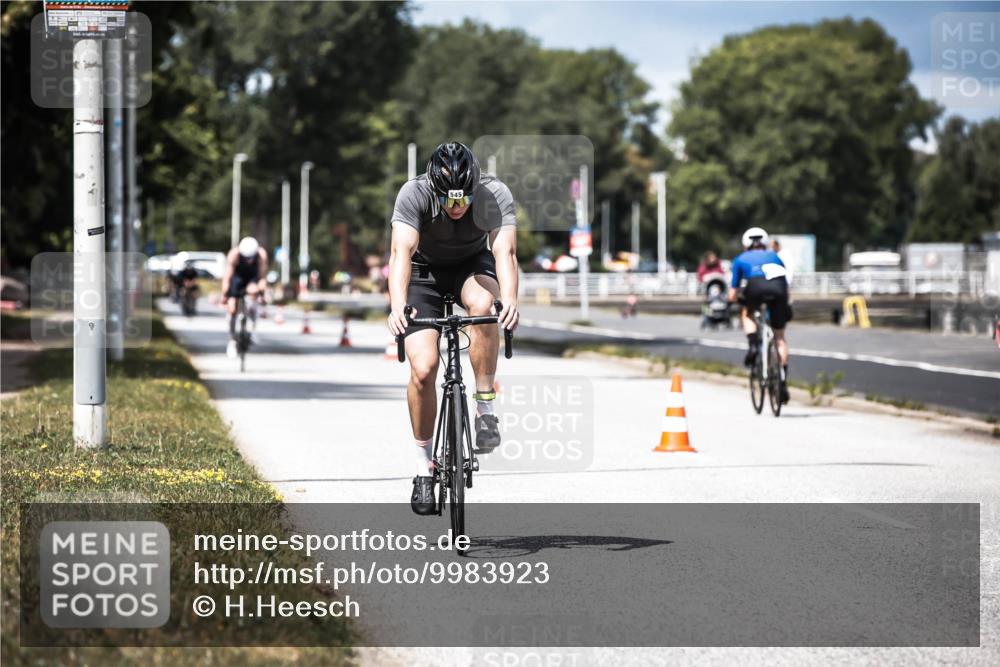 16.08.2026 - KN Förde Triathlon 2026 H.Heesch http://msf.ph/oto/9983923 16.08.2026 12:56:36 Radfahren 545, 725 meine-sportfotos.de