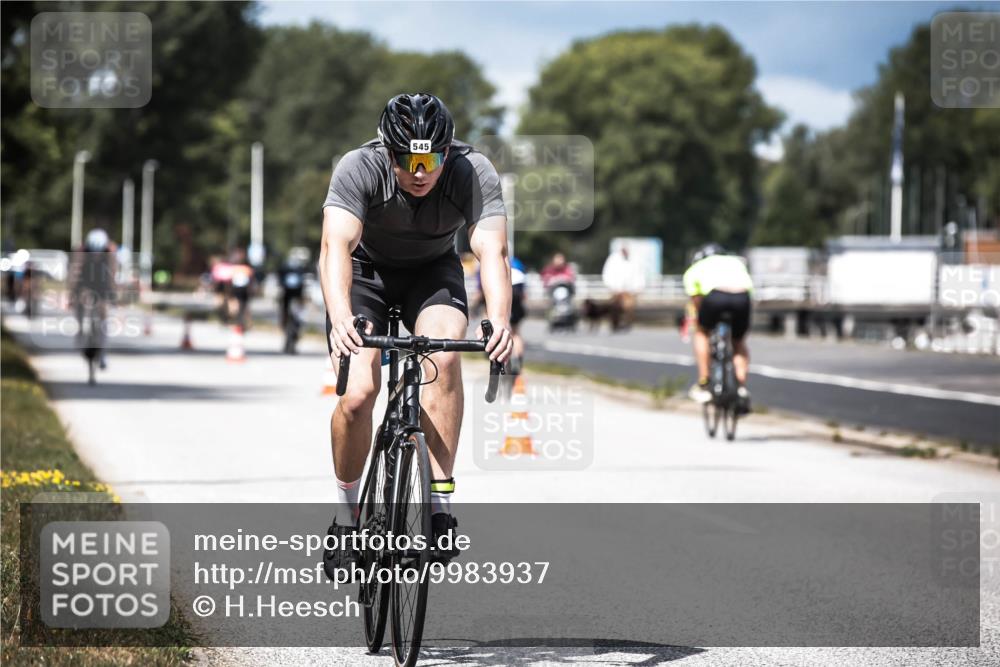 16.08.2026 - KN Förde Triathlon 2026 H.Heesch http://msf.ph/oto/9983937 16.08.2026 12:56:37 Radfahren 518, 545, 718, 723, 725 meine-sportfotos.de
