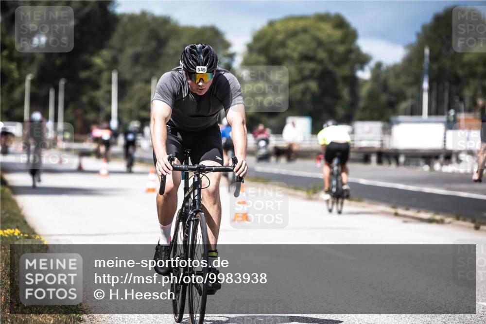 16.08.2026 - KN Förde Triathlon 2026 H.Heesch http://msf.ph/oto/9983938 16.08.2026 12:56:37 Radfahren 518, 545, 718, 723, 725 meine-sportfotos.de