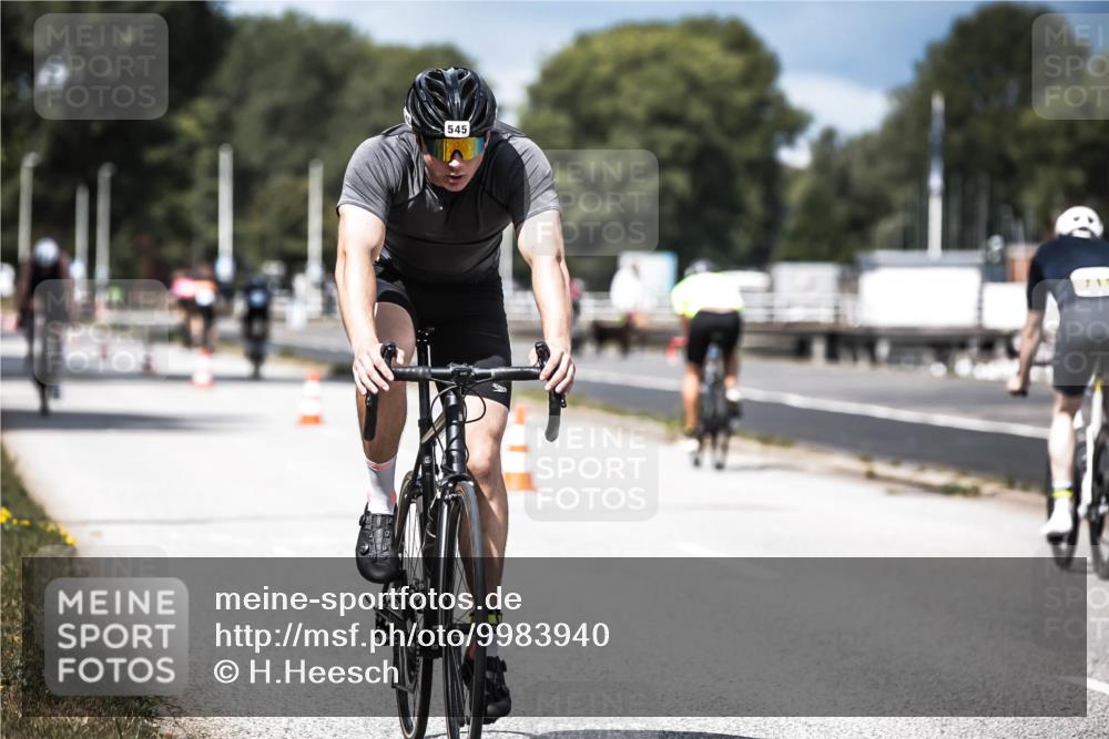 16.08.2026 - KN Förde Triathlon 2026 H.Heesch http://msf.ph/oto/9983940 16.08.2026 12:56:37 Radfahren 518, 545, 718, 723, 725 meine-sportfotos.de