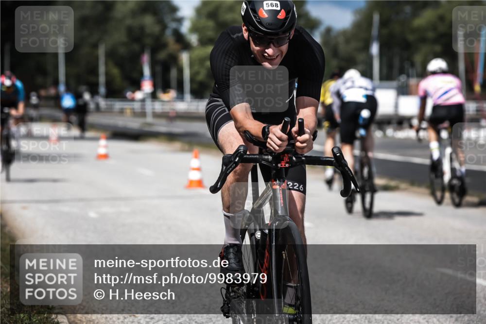 16.08.2026 - KN Förde Triathlon 2026 H.Heesch http://msf.ph/oto/9983979 16.08.2026 12:56:49 Radfahren 539, 568, 612 meine-sportfotos.de