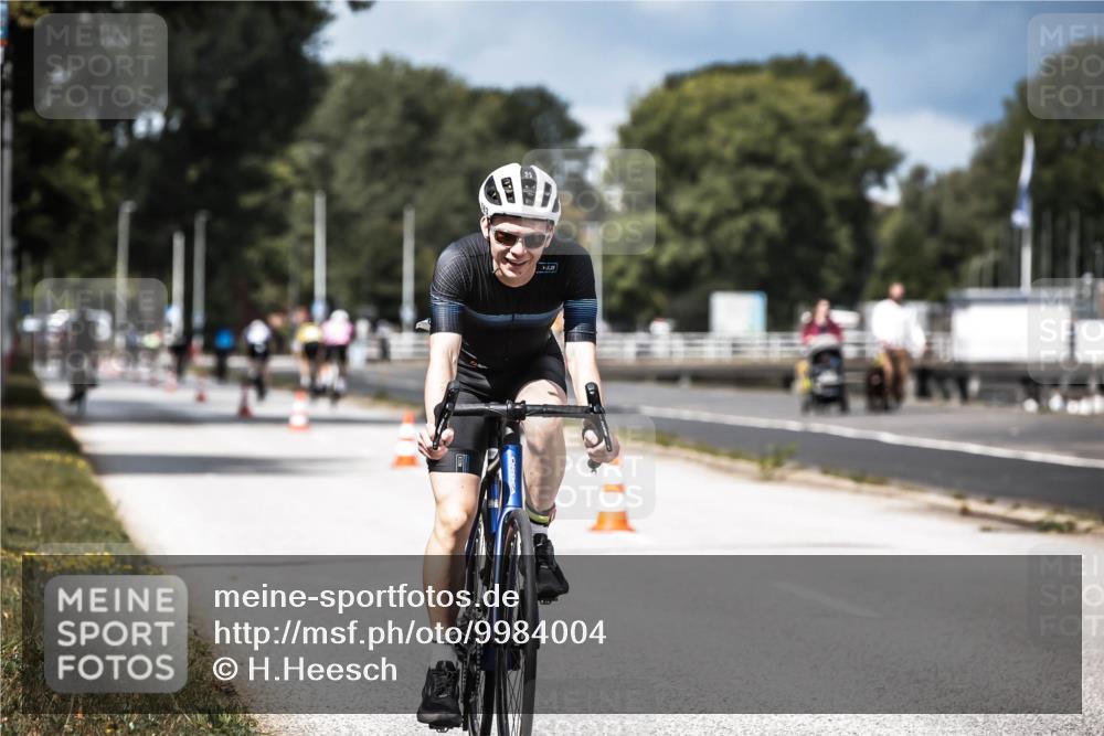 16.08.2026 - KN Förde Triathlon 2026 H.Heesch http://msf.ph/oto/9984004 16.08.2026 12:56:57 Radfahren 511, 583, 745 meine-sportfotos.de