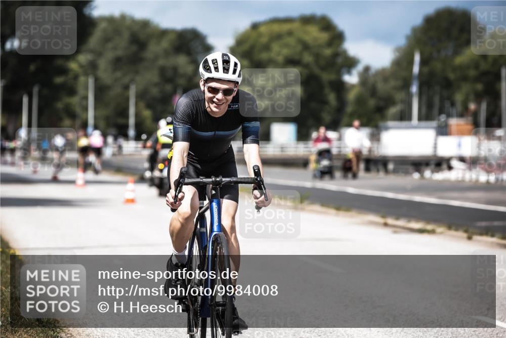 16.08.2026 - KN Förde Triathlon 2026 H.Heesch http://msf.ph/oto/9984008 16.08.2026 12:56:57 Radfahren 511, 583, 745 meine-sportfotos.de