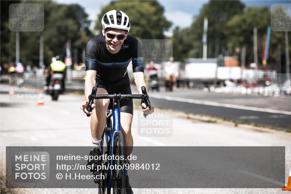 16.08.2026 - KN Förde Triathlon 2026 H.Heesch http://msf.ph/oto/9984012 16.08.2026 12:56:57 Radfahren 511, 583, 745 meine-sportfotos.de