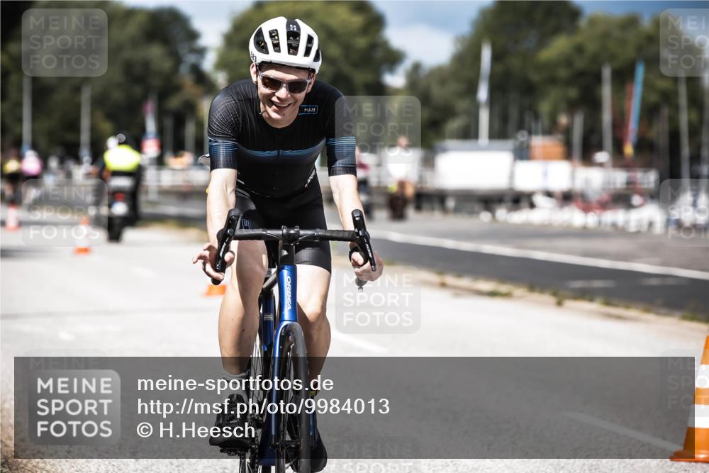 16.08.2026 - KN Förde Triathlon 2026 H.Heesch http://msf.ph/oto/9984013 16.08.2026 12:56:57 Radfahren 511, 583, 745 meine-sportfotos.de