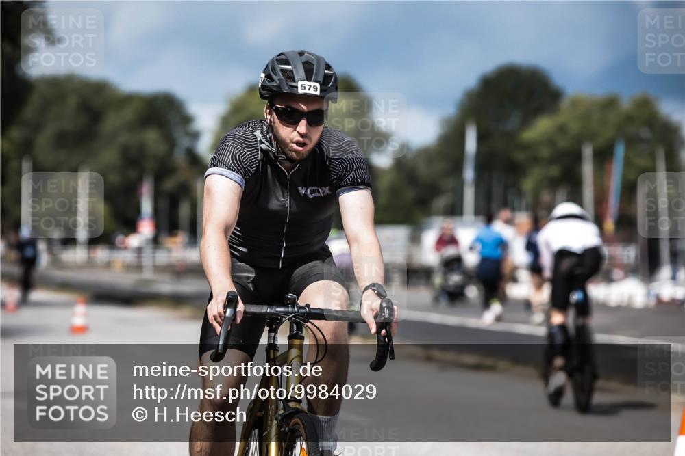 16.08.2026 - KN Förde Triathlon 2026 H.Heesch http://msf.ph/oto/9984029 16.08.2026 12:57:06 Radfahren 523, 527, 579, 581 meine-sportfotos.de