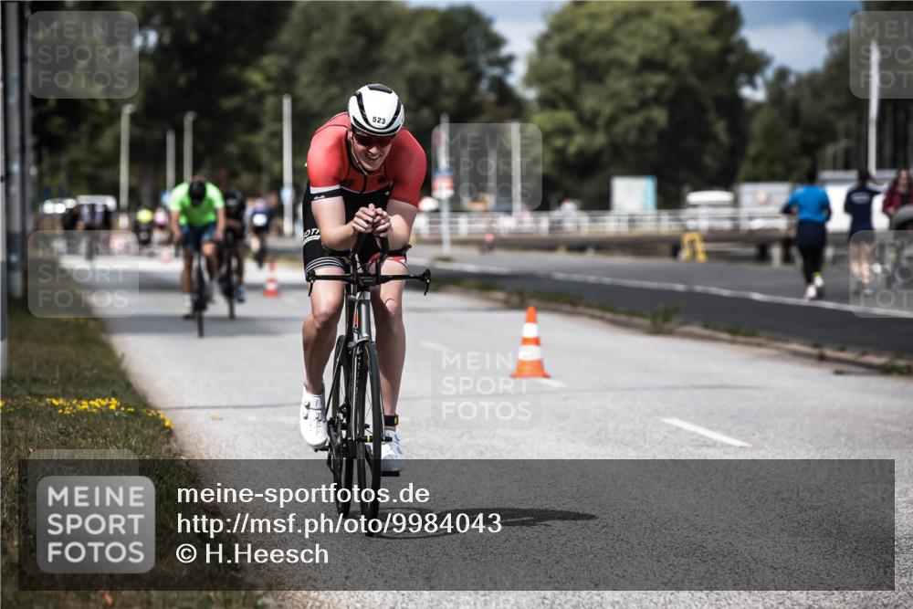 16.08.2026 - KN Förde Triathlon 2026 H.Heesch http://msf.ph/oto/9984043 16.08.2026 12:57:09 Radfahren 519, 523, 527, 530, 543, 579, 581, 706, 721 meine-sportfotos.de