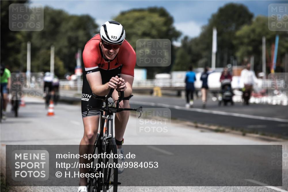 16.08.2026 - KN Förde Triathlon 2026 H.Heesch http://msf.ph/oto/9984053 16.08.2026 12:57:10 Radfahren 519, 523, 527, 530, 543, 581, 706, 721 meine-sportfotos.de