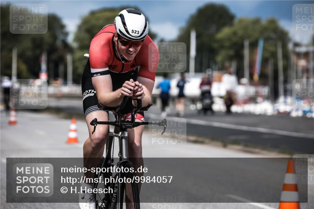 16.08.2026 - KN Förde Triathlon 2026 H.Heesch http://msf.ph/oto/9984057 16.08.2026 12:57:10 Radfahren 519, 523, 527, 530, 543, 581, 706, 721 meine-sportfotos.de