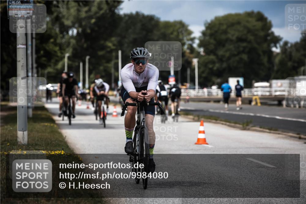 16.08.2026 - KN Förde Triathlon 2026 H.Heesch http://msf.ph/oto/9984080 16.08.2026 12:57:21 Radfahren 196, 501, 507, 514, 566 meine-sportfotos.de