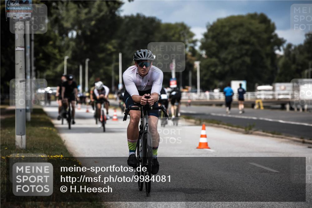 16.08.2026 - KN Förde Triathlon 2026 H.Heesch http://msf.ph/oto/9984081 16.08.2026 12:57:21 Radfahren 196, 501, 507, 514, 566 meine-sportfotos.de