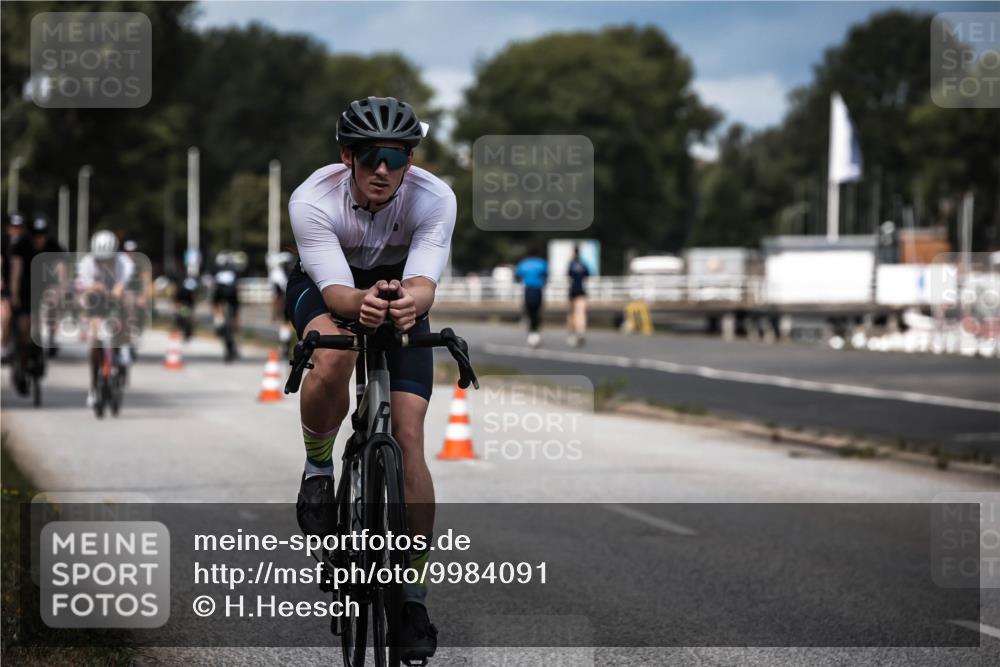 16.08.2026 - KN Förde Triathlon 2026 H.Heesch http://msf.ph/oto/9984091 16.08.2026 12:57:22 Radfahren 196, 501, 507, 514, 520, 565, 566 meine-sportfotos.de