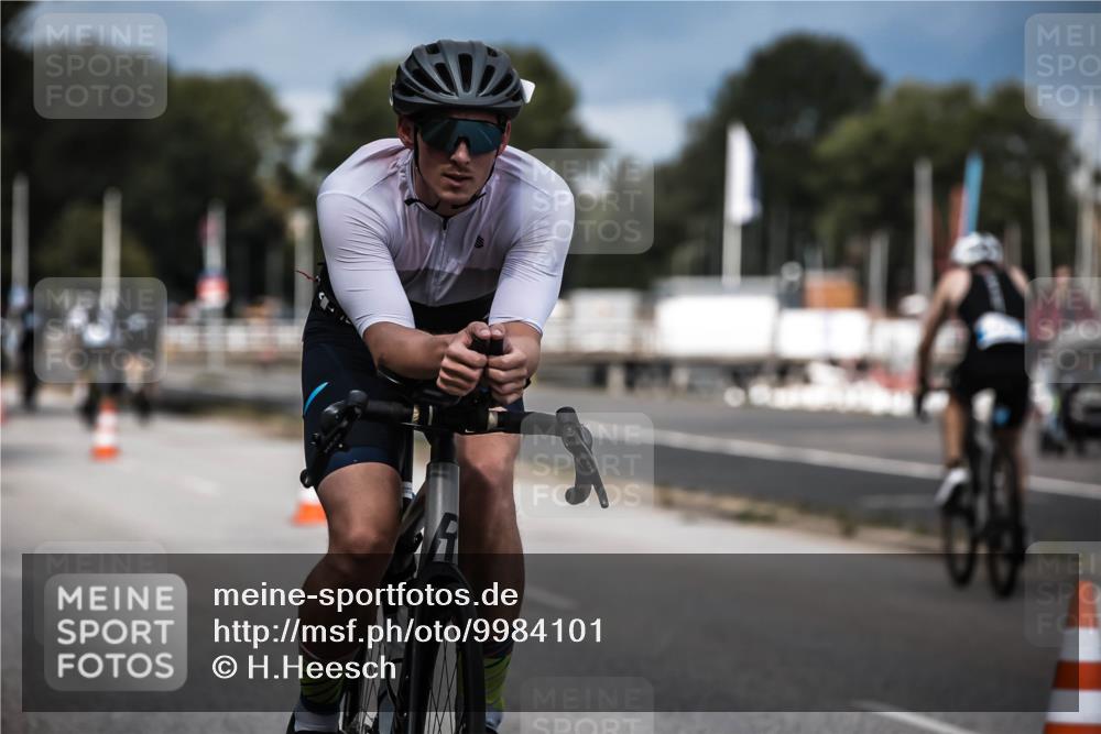 16.08.2026 - KN Förde Triathlon 2026 H.Heesch http://msf.ph/oto/9984101 16.08.2026 12:57:22 Radfahren 196, 501, 507, 514, 520, 565, 566 meine-sportfotos.de