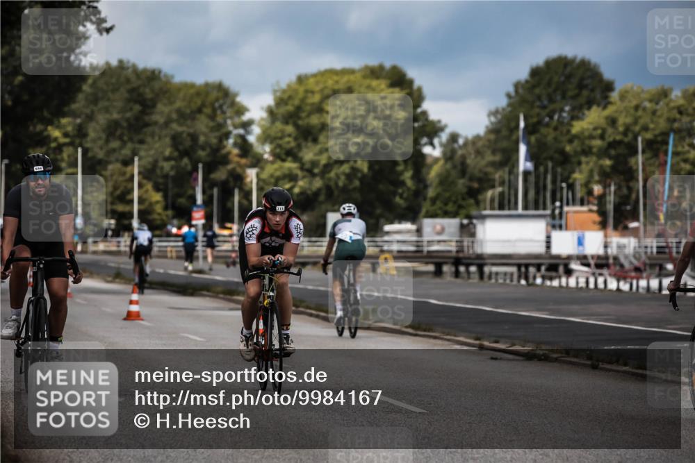 16.08.2026 - KN Förde Triathlon 2026 H.Heesch http://msf.ph/oto/9984167 16.08.2026 12:57:39 Radfahren 576, 586, 711 meine-sportfotos.de