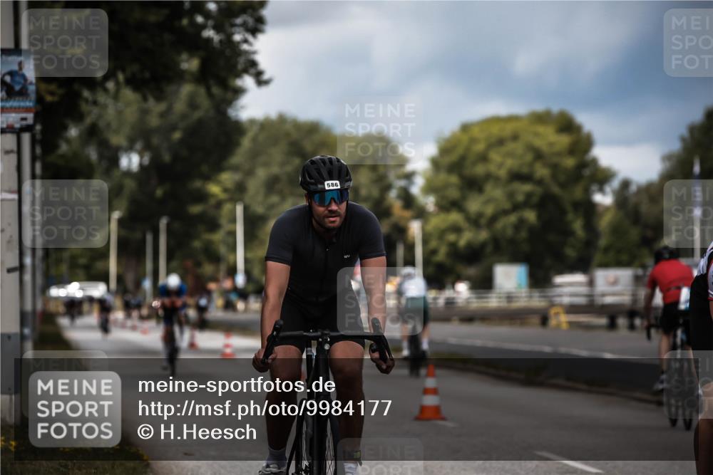 16.08.2026 - KN Förde Triathlon 2026 H.Heesch http://msf.ph/oto/9984177 16.08.2026 12:57:40 Radfahren 576, 586, 711 meine-sportfotos.de